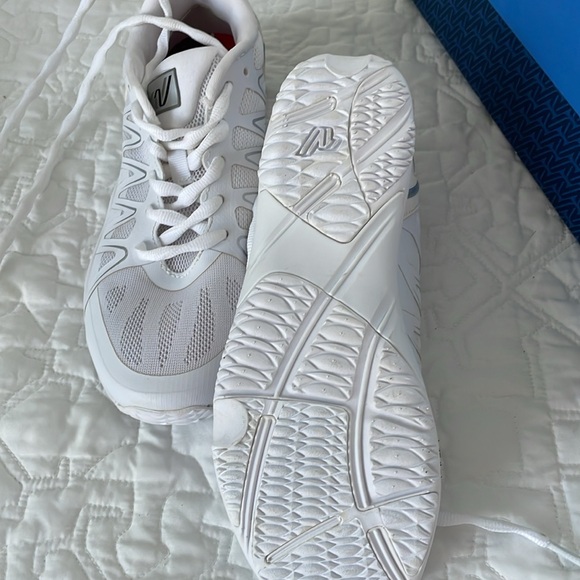 Varsity Edge cheer shoe 6.5 - Picture 2 of 4